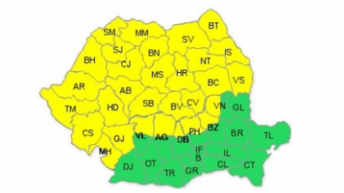 Cod galben de ploi în 30 de judeţe