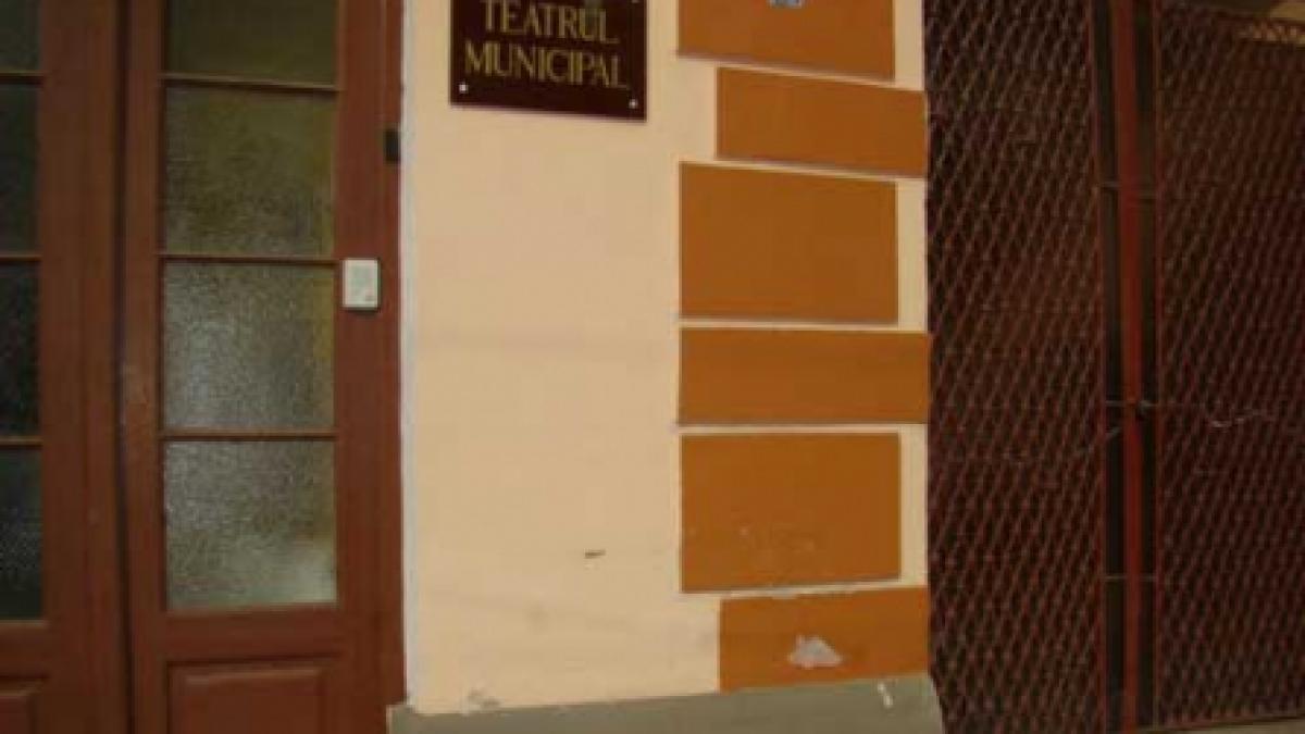Teatrul din Turda, spoit cu 50 milioane de lei