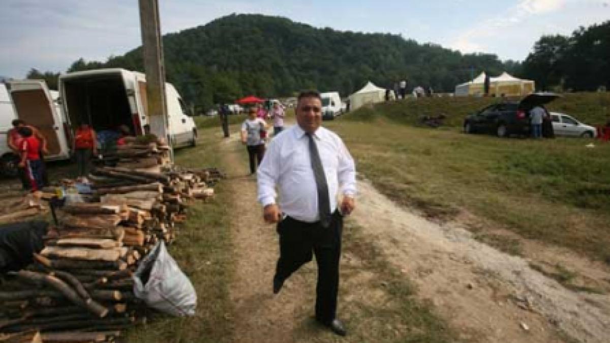 "Io n-am văzut ţigani săraci! Ai dracu’, da. Săraci nu există"