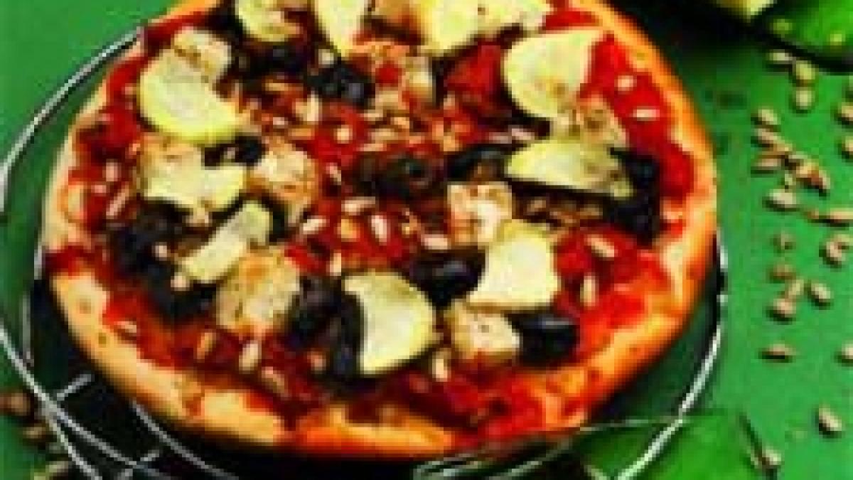 Pizza cu dovlecei şi tofu