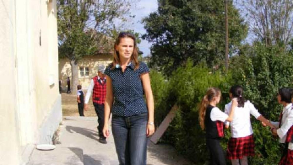 Profesoară, cameristă, purtător de cuvânt, ghid