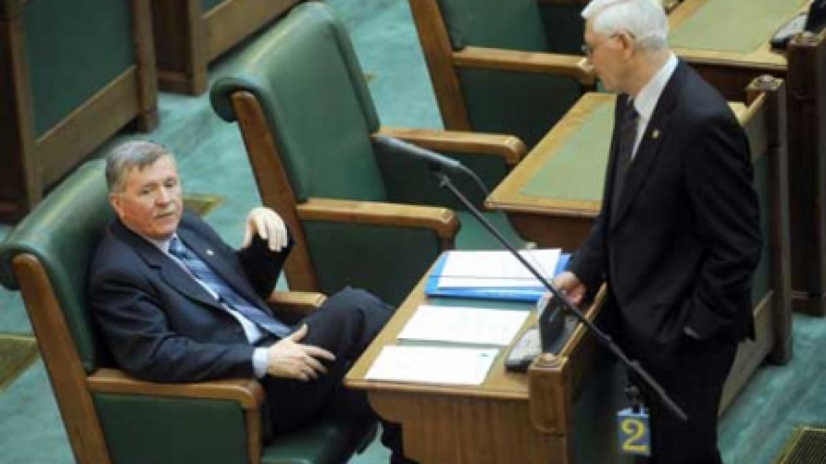 Umilirea oamenilor de ştiinţă, oprită