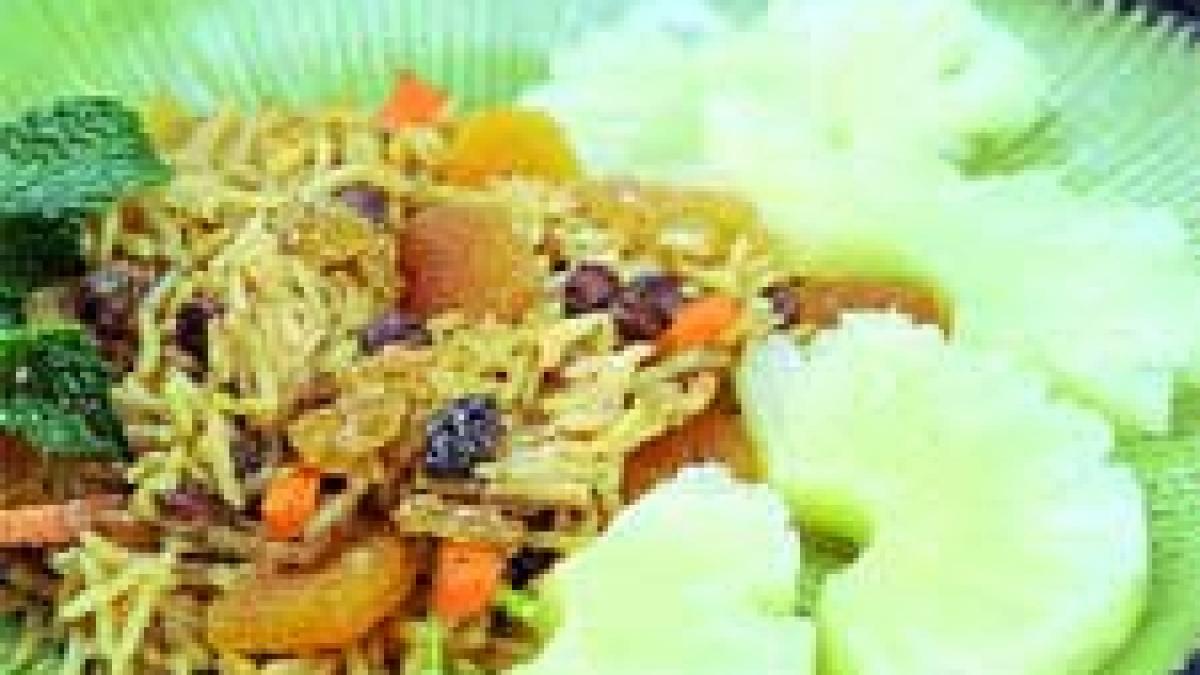 Orez cu ananas şi curry