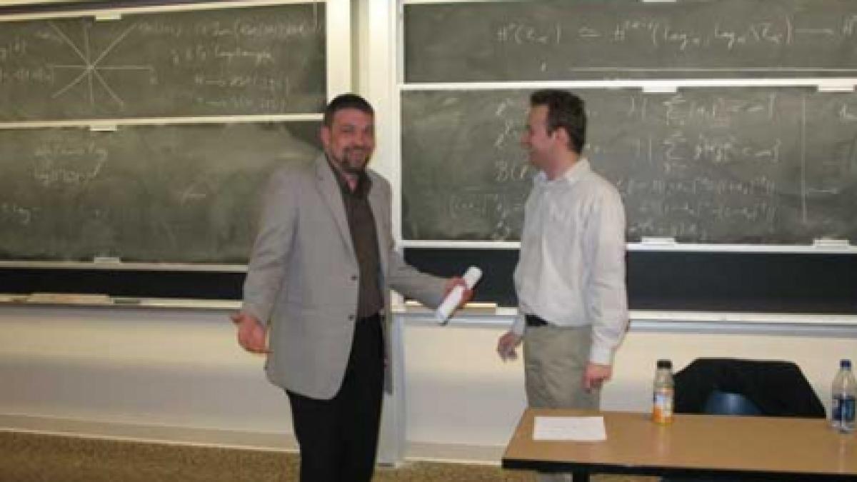Profesor navetist în România, cercetător de renume în SUA