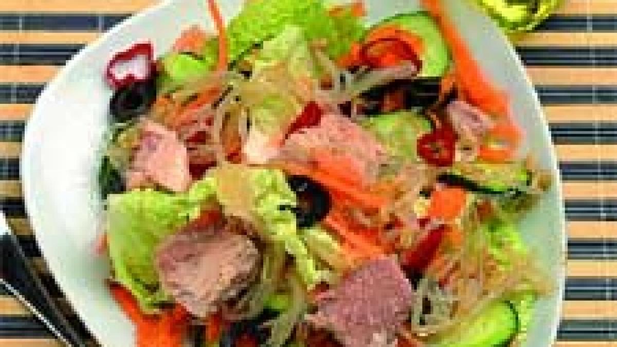 Salată cu ton