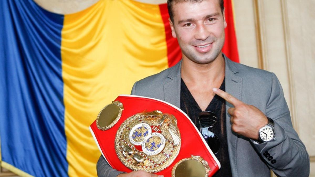 Bute a bătut palma cu Elena Udrea. Pugilistul va promova turismul românesc