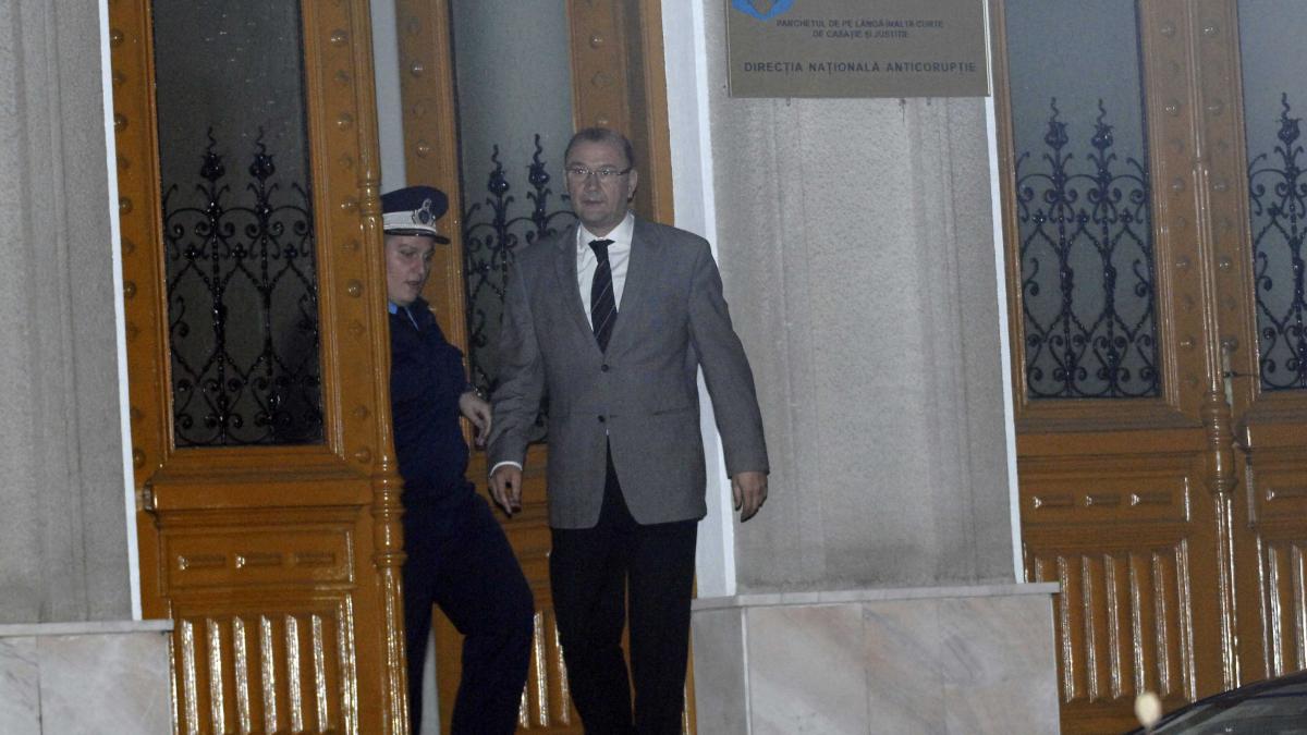 Şpaga din parcarea Internelor