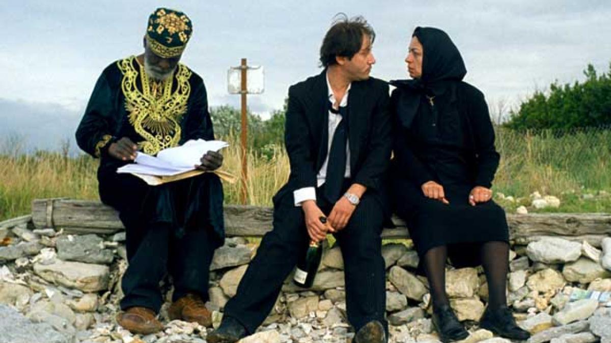 “Europolis”,  un film ca o criptă închisă
