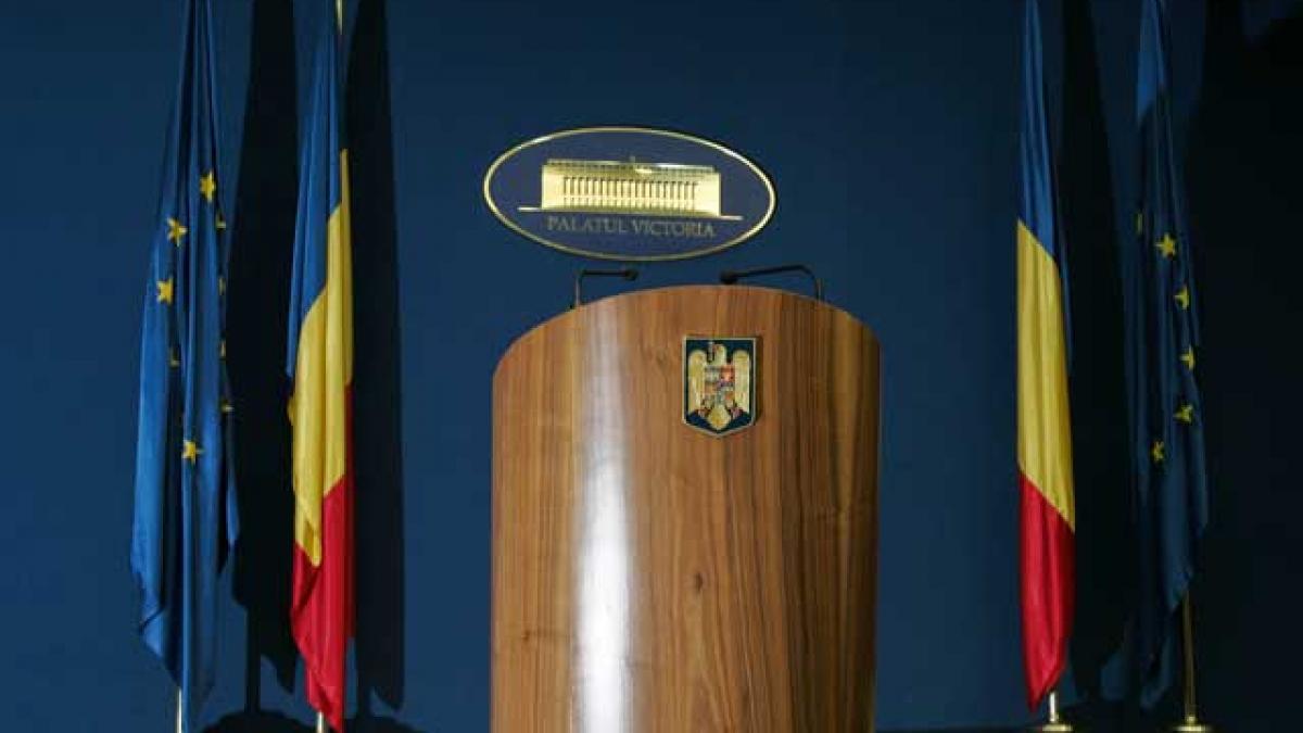 Românii vor un premier independent