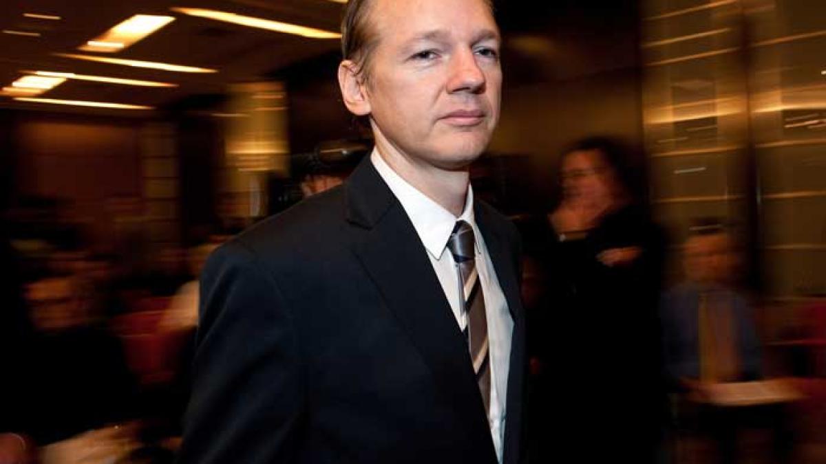 Fondatorul WikiLeaks, eliberat pe cauţiune