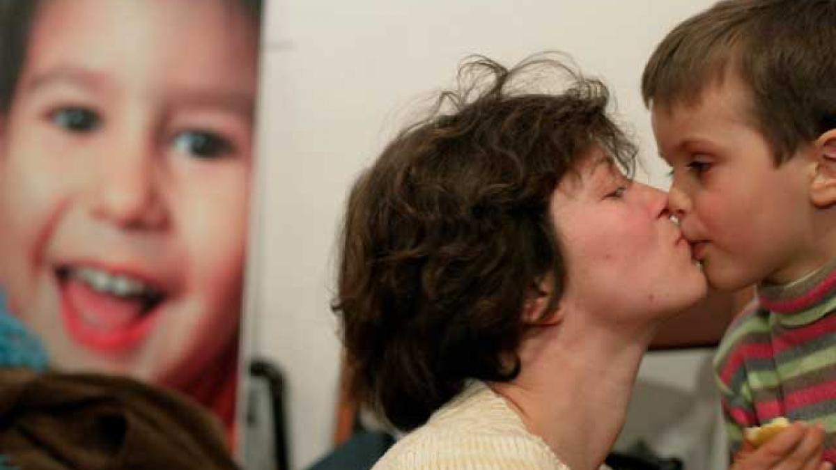 Aveţi copii cu autism? Daţi statul în judecată!
