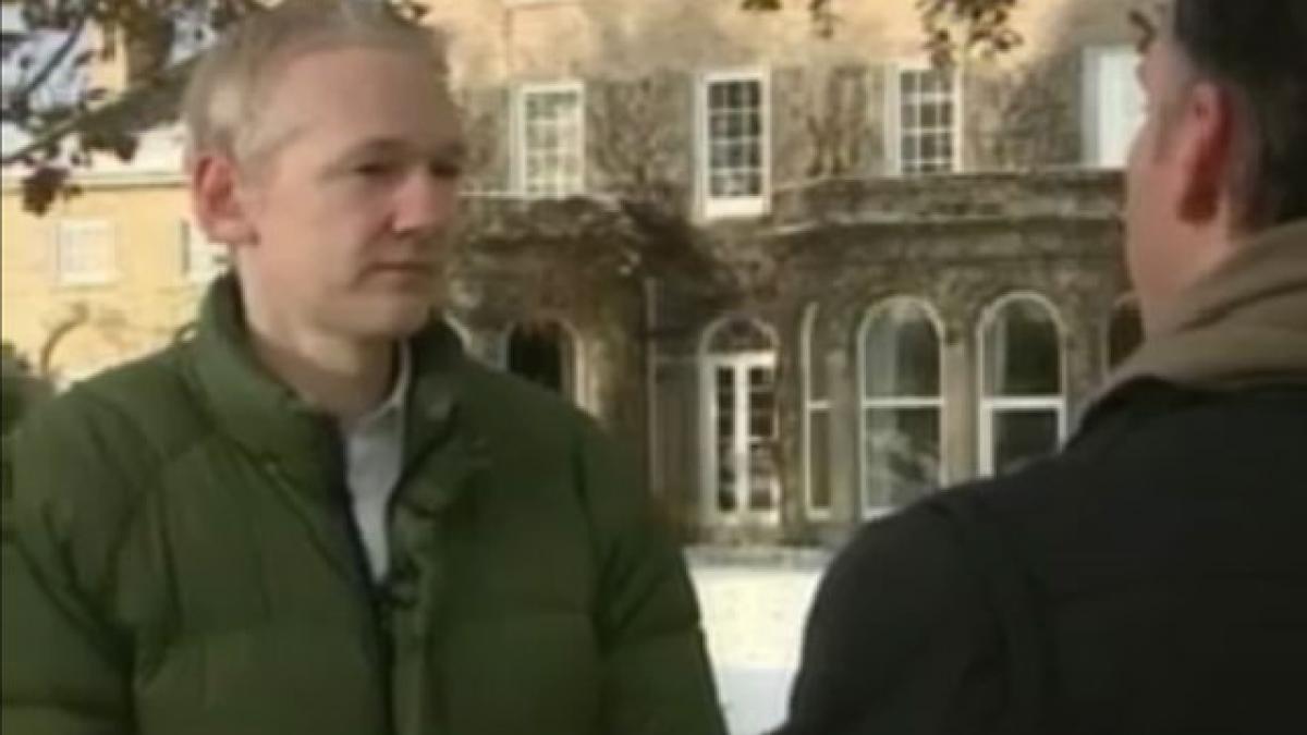 Julian Assange către un jurnalist ABC News: "Scârbă tabloidă"