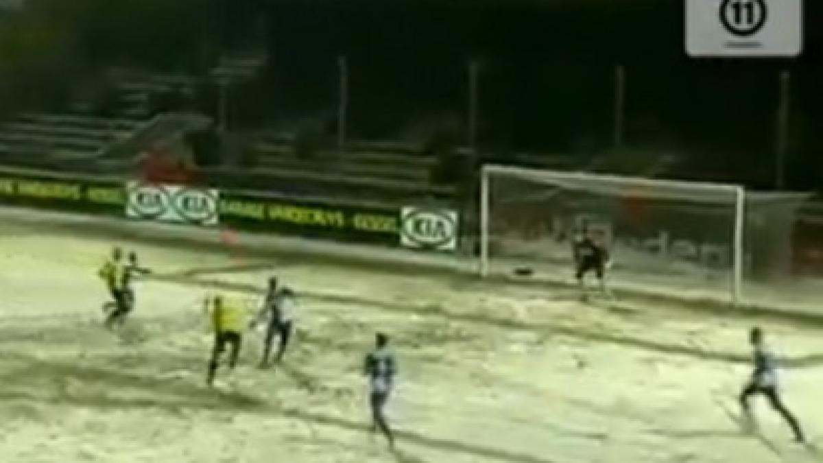 Video: Sonck a marcat golul anului în Belgia!