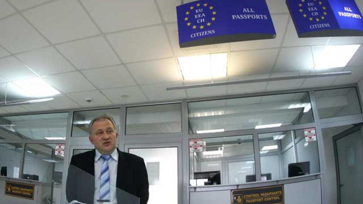 Falcă loveşte: aeroporturile Timişoara şi Arad fuzionează!