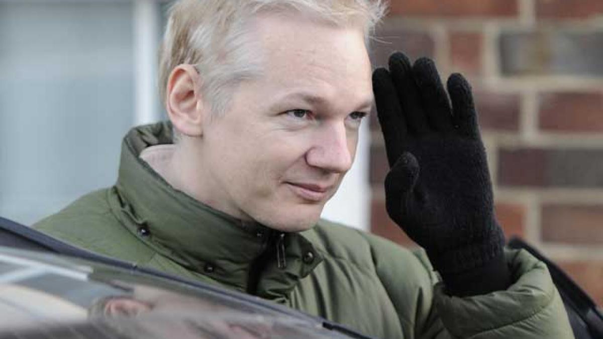 Julian Assange are nevoie de bani