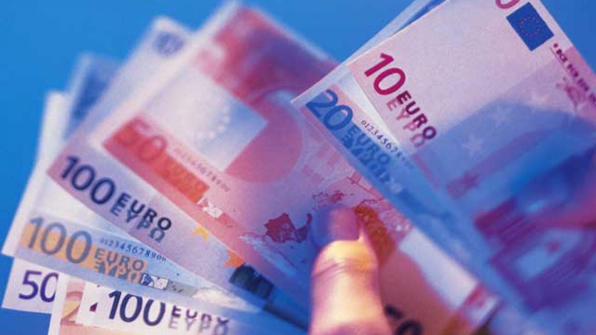 Românii preferă creditul în euro