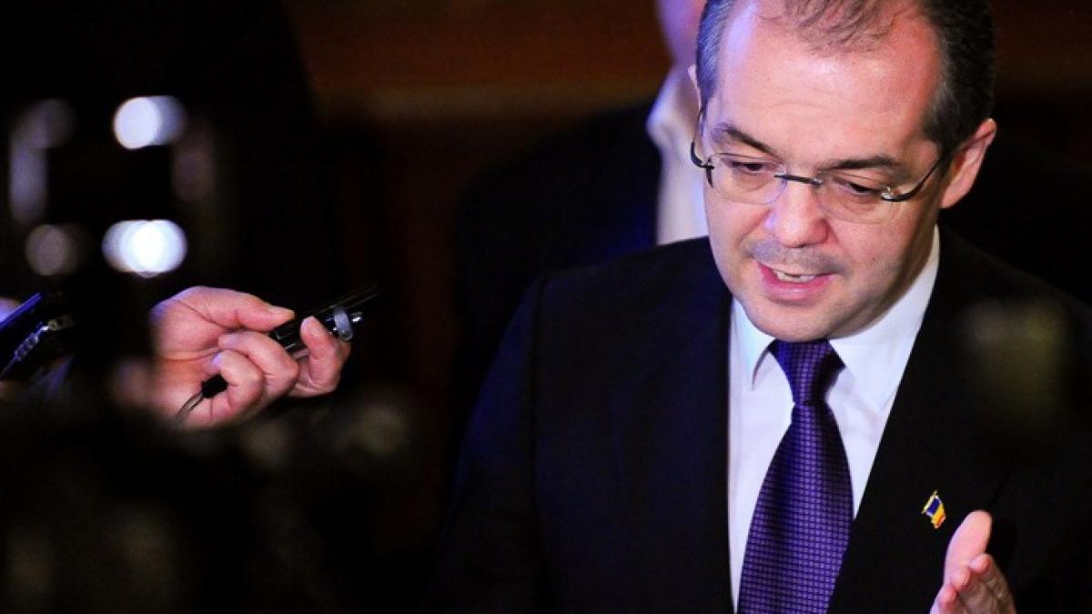 Boc anunţă contramăsuri, dacă se constată că preţul la carburanţi este nejustificat