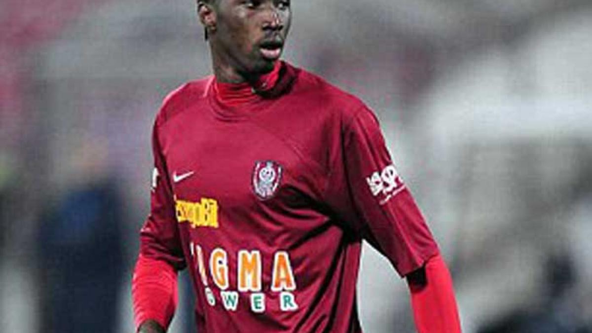 Traore, blocat de clauză