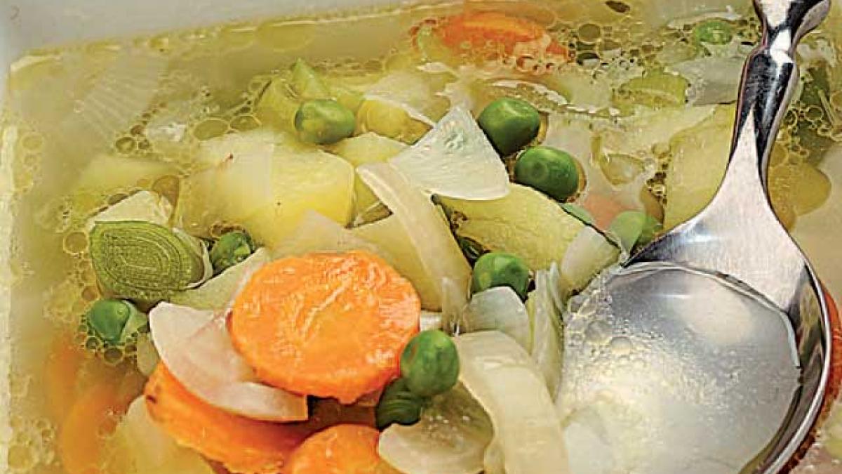 Supă de legume cu orez