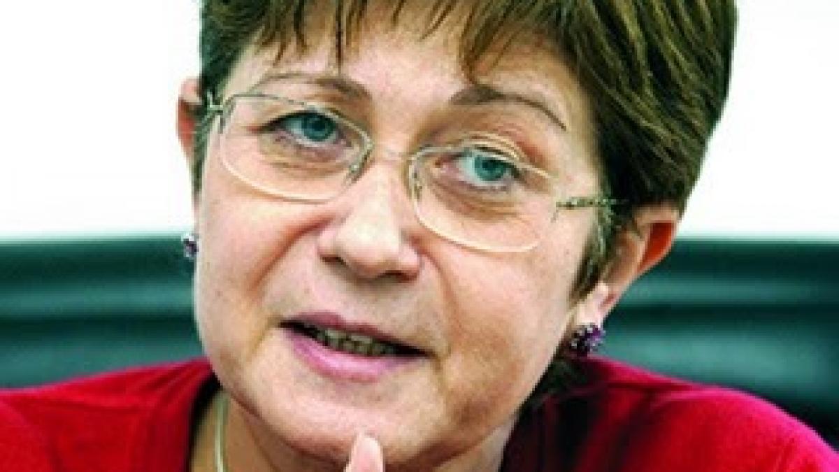 "Rodica Culcer execută ordinele primului acoperit al ţării"