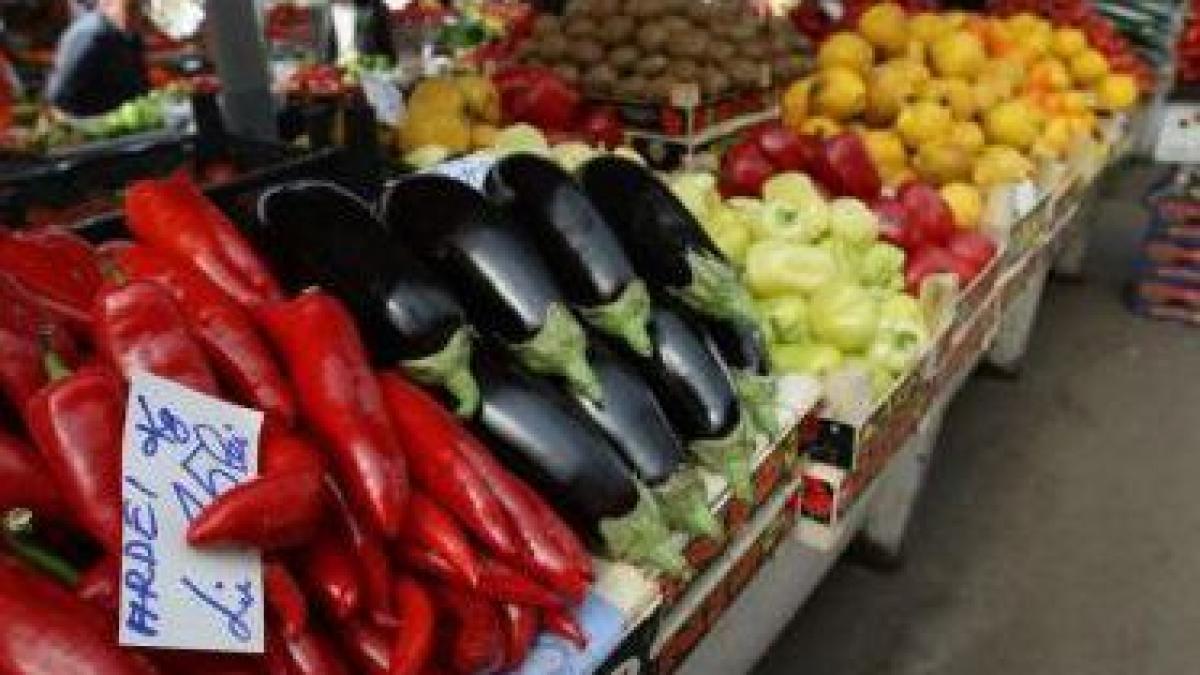 Prima jumătate a anului va aduce majorări de preţuri la carne, legume şi fructe