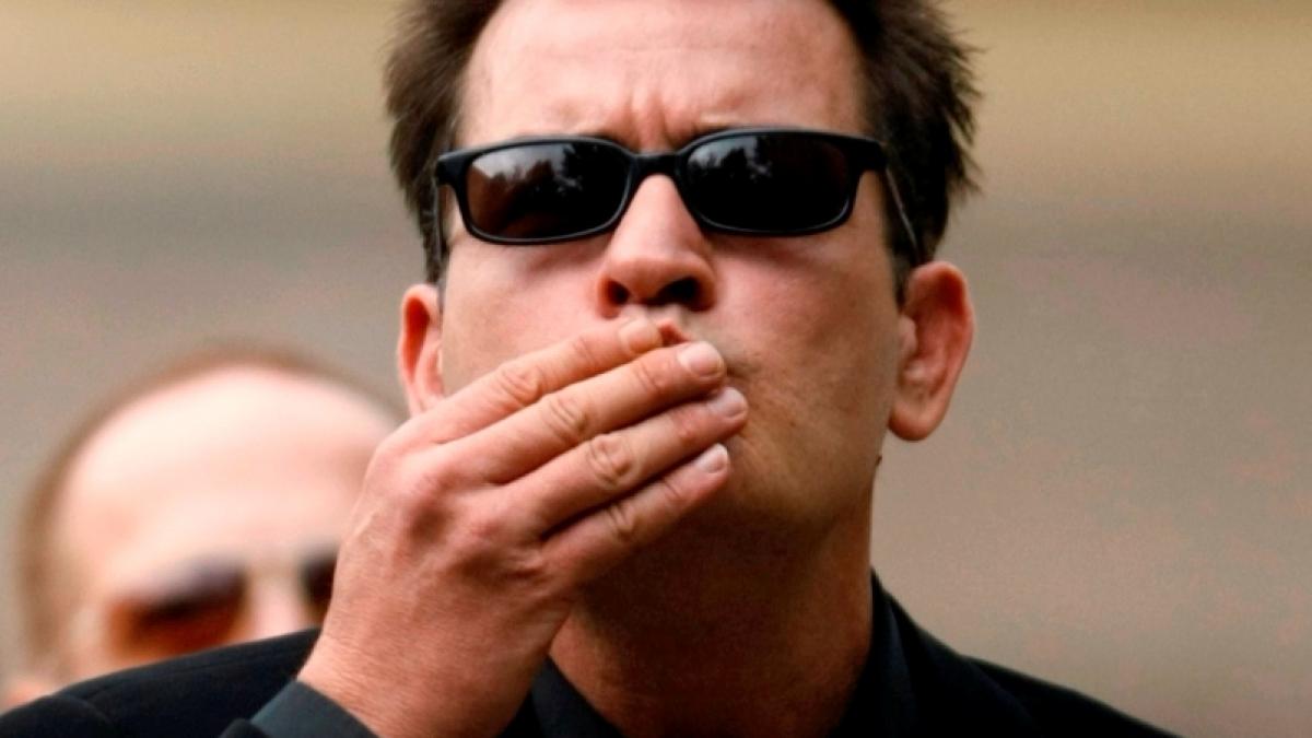 Charlie Sheen stă trei luni la dezalcoolizare