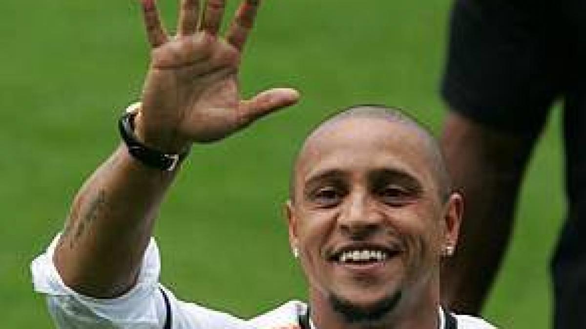 Roberto Carlos s-a despărţit de Corinthians şi poate ajunge în Daghestan