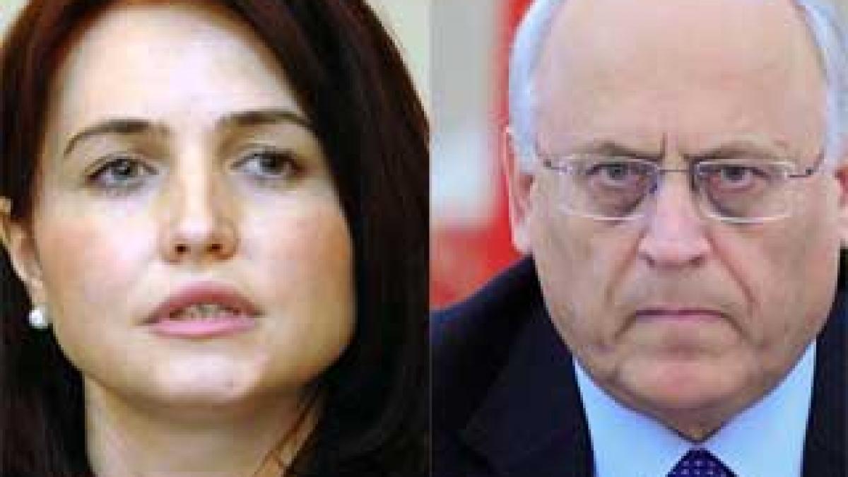 Guvernul, obligat de Parlament să respecte drepturile omului