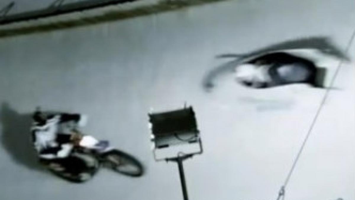 Video: Cu motocicleta pe pista de bob
