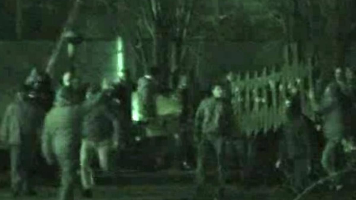 Video: Incidente violente la derby-ul Bulgariei, Levski-ŢSKA