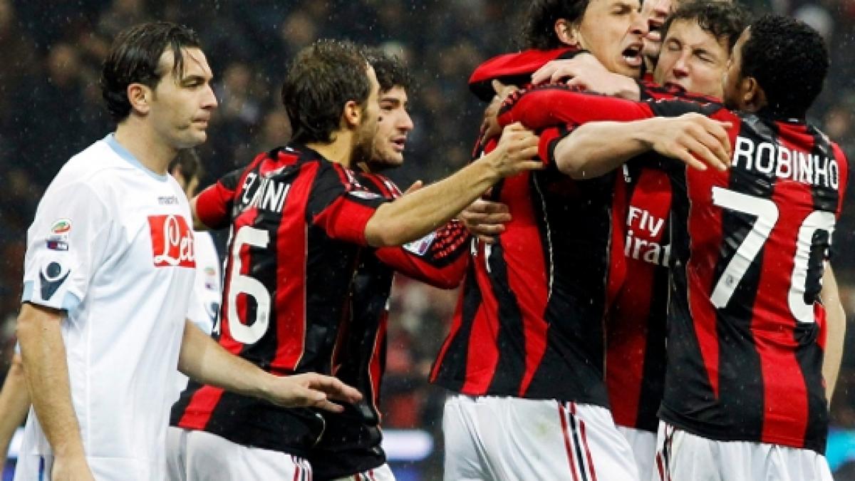 Video: Milan a câştigat derby-ul cu Napoli şi rămâne lider în Serie A