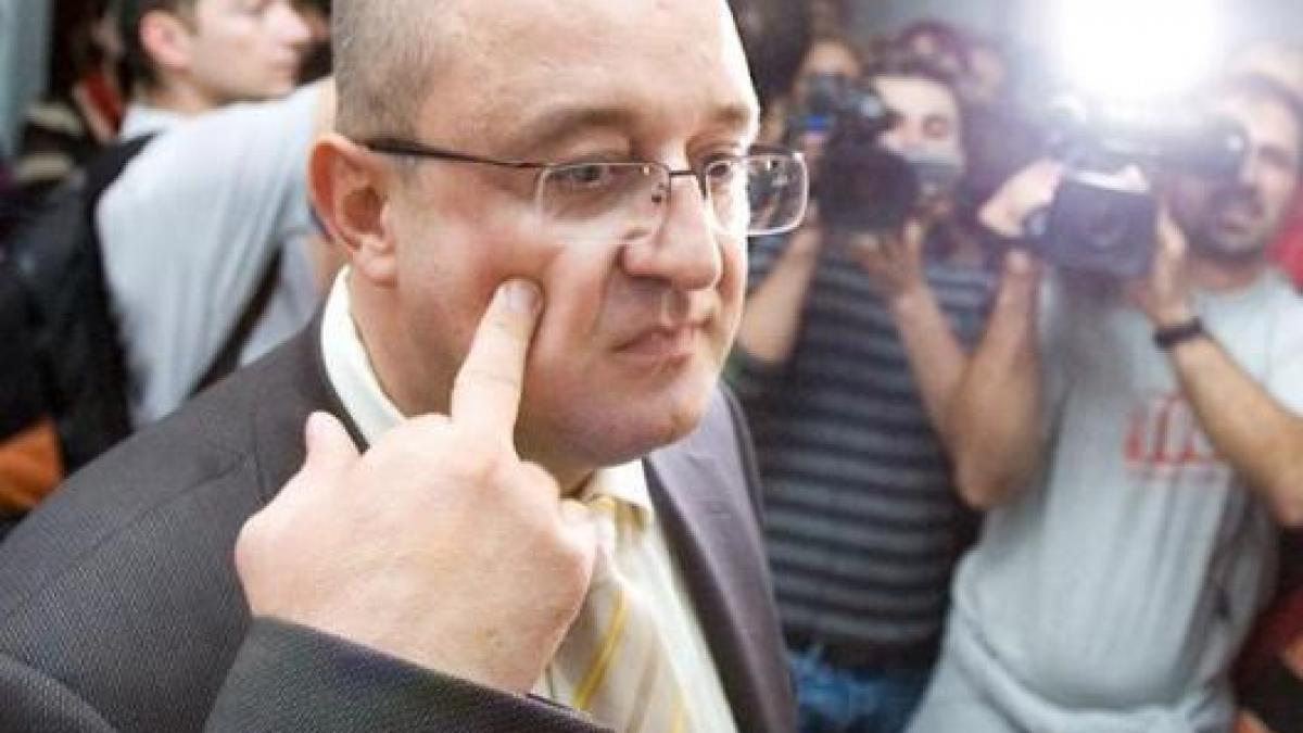 Avocatul arestat în dosarul şpăgii de la ANAF cerea bani pentru Blejnar