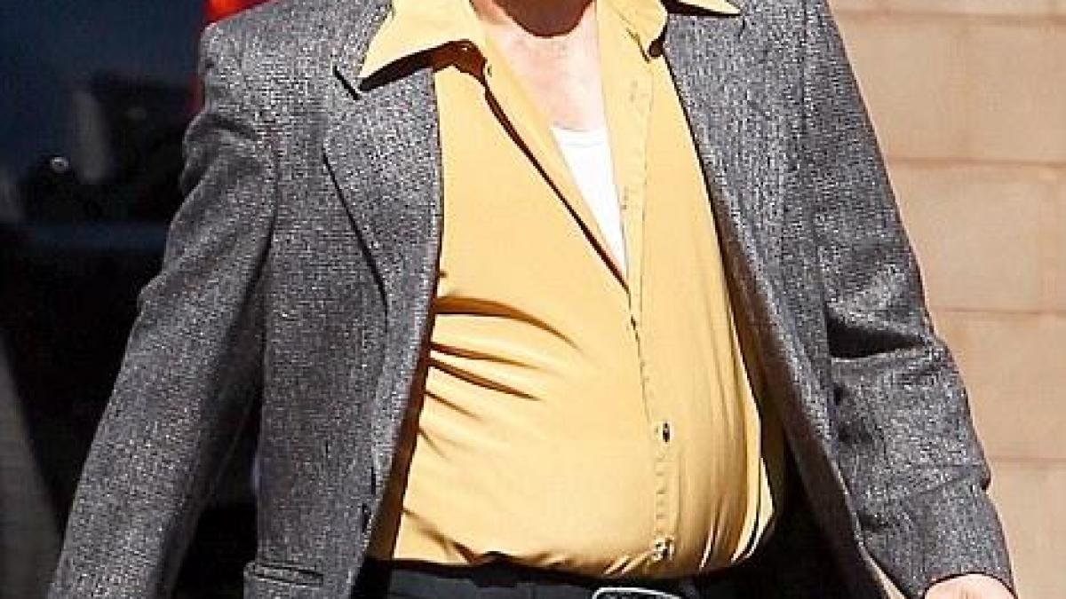 Colin Farrell are burtă şi chelie!