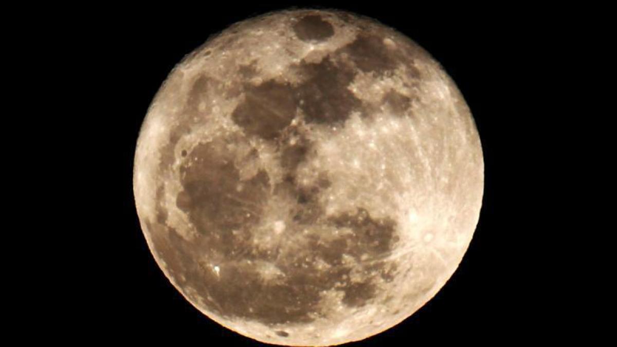 "Superluna", spectacol pe cer
