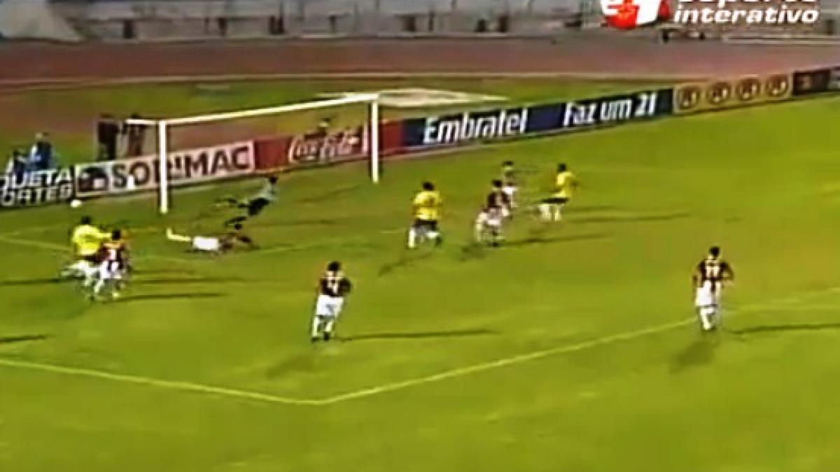 Video: Gol turcesc în Brazilia! A marcat, dar mingea nu s-a oprit în poartă!