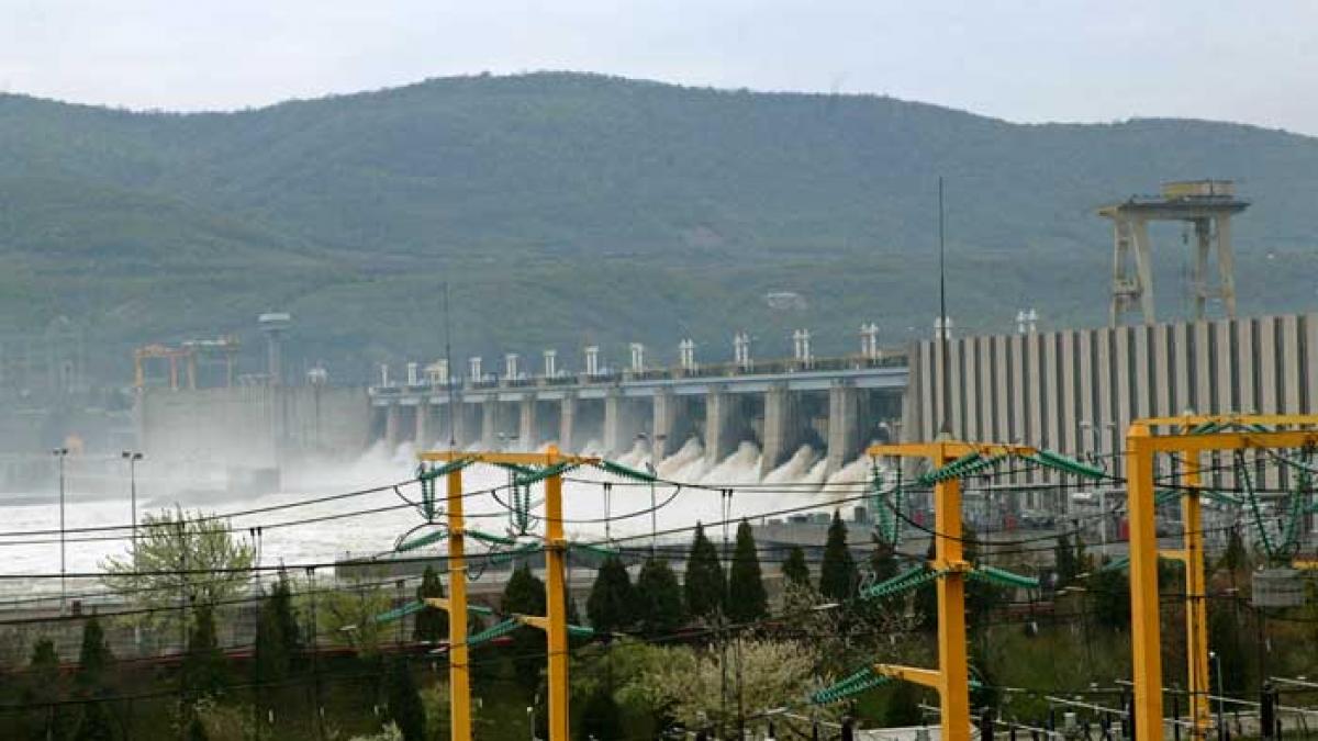La stat încă se huzureşte