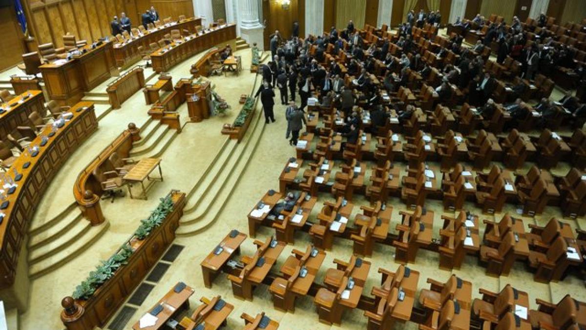 Coaliţia "greşeşte" iar la neimpozitarea pensiilor