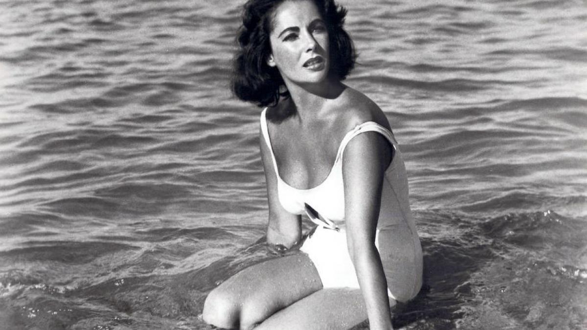 Elizabeth Taylor: O viaţă în lumina reflectoarelor