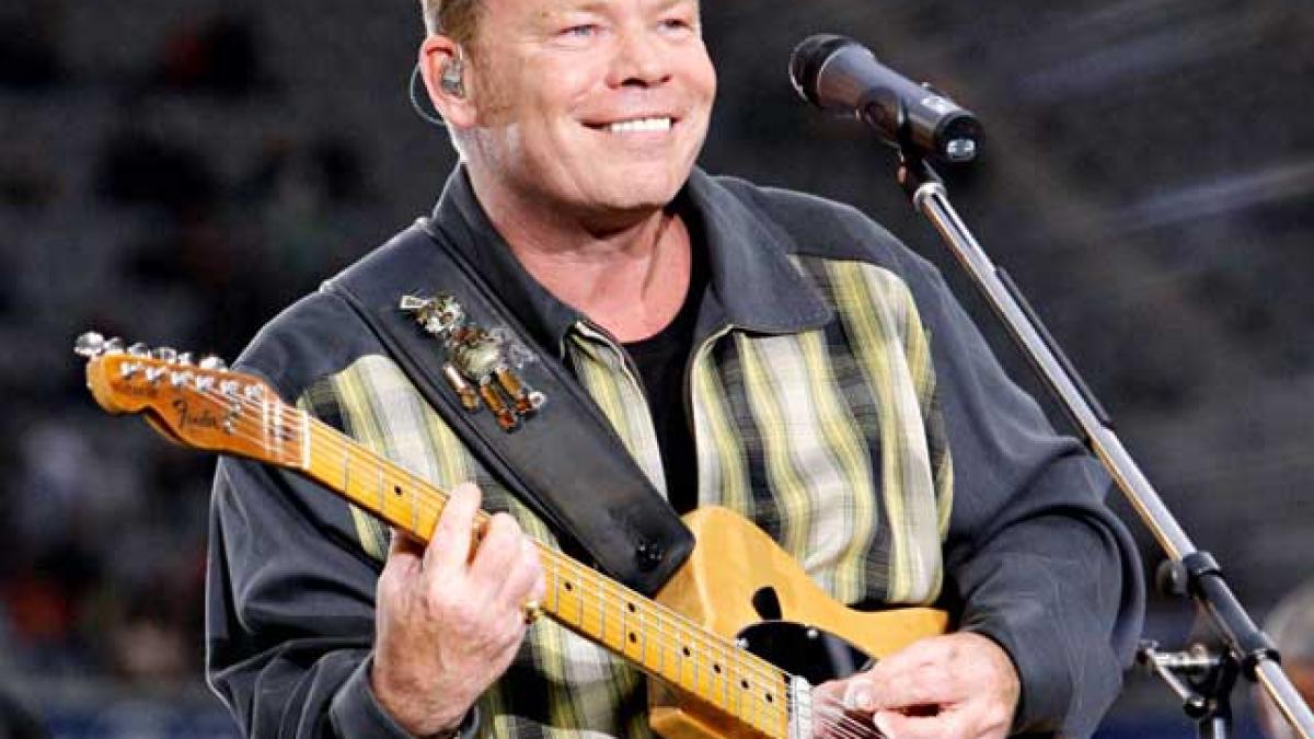 Show Ali Campbell la Sala Palatului