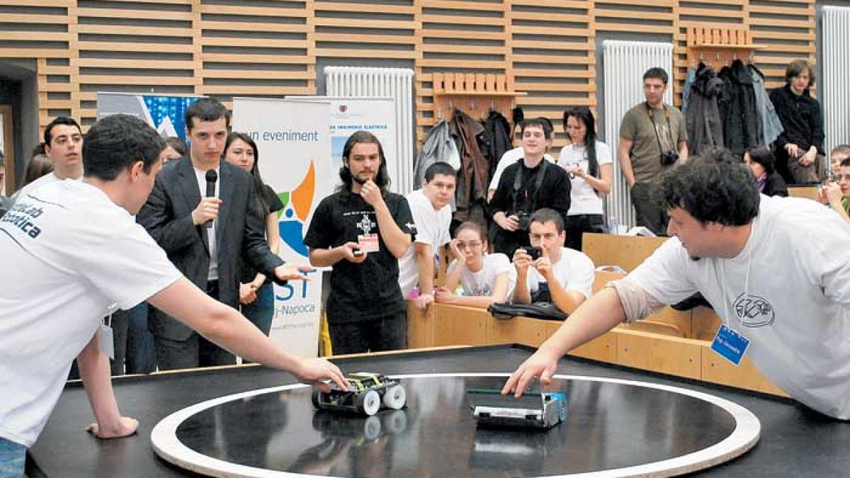 Roboţii se luptă în ring