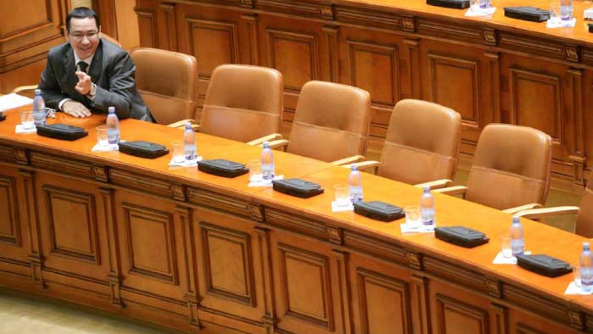USL vrea să-i dea pe mâna Parchetului pe Boc şi Băsescu