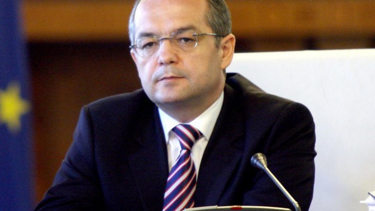 Boc: Salariile profesorilor nu pot fi majorate cu 50% nici în 2012