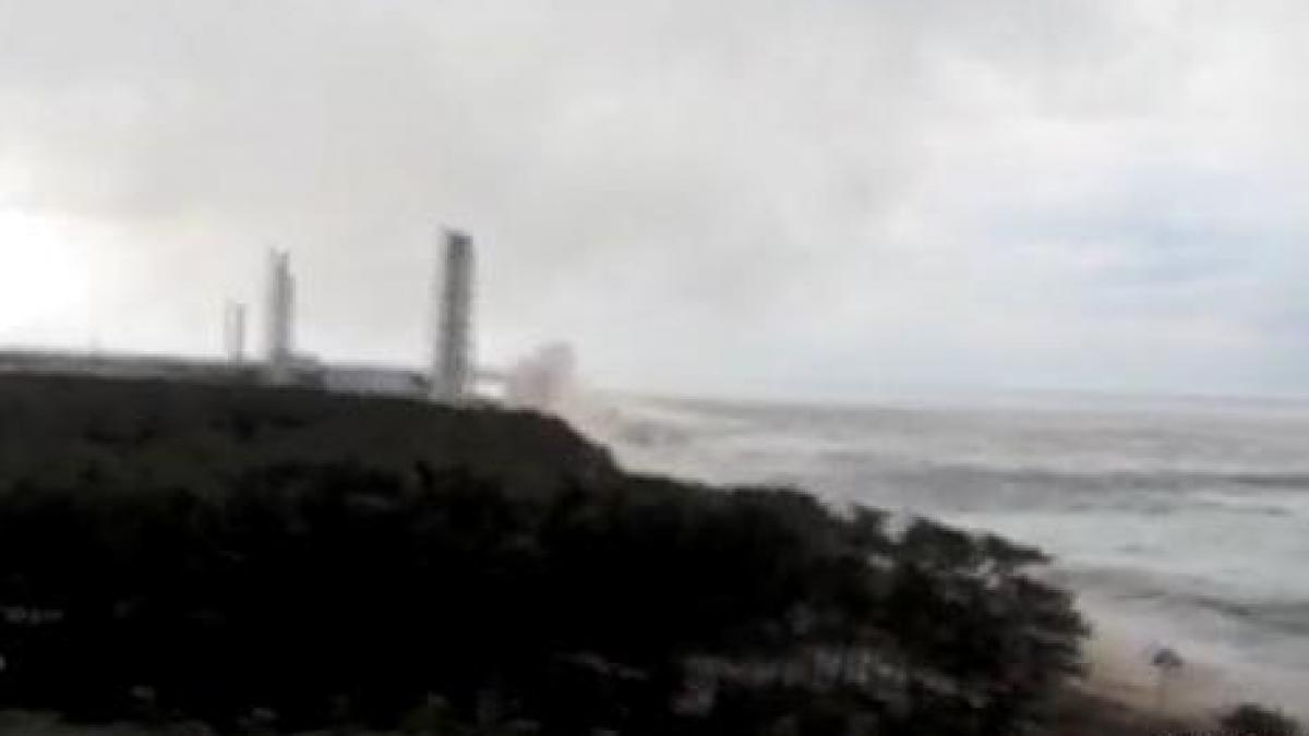 Imagini cu valul tsunami care a lovit Fukushima!