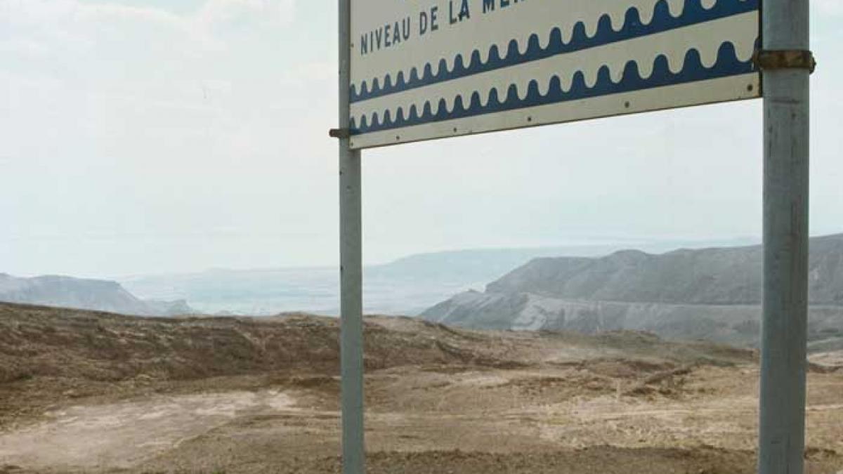 Marea Moartă, tot mai mică