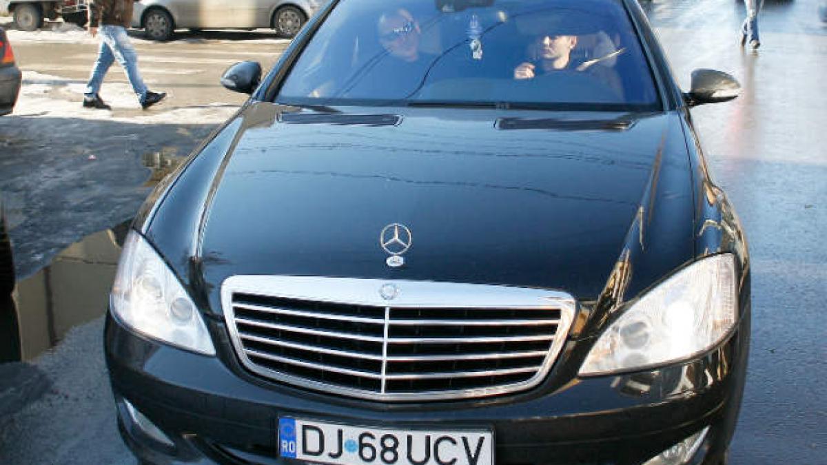 Una dintre maşinile lui Mititelu, scoasă la licitaţie de Primărie