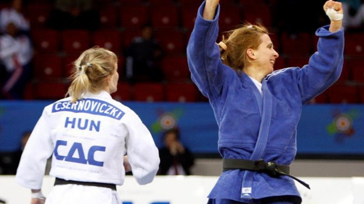 Alina Dumitru a cucerit medalia de aur la CE de judo! Corina Căprioriu a luat bronzul!