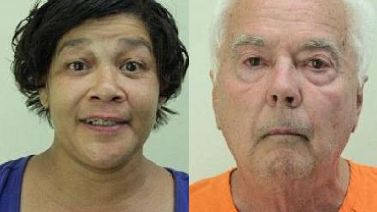 A fost arestată în timp ce-i angaja tatălui de 80 de ani o prostituată!