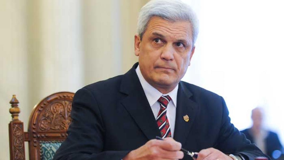 Consilierii lui Ariton, „experţi” în energie