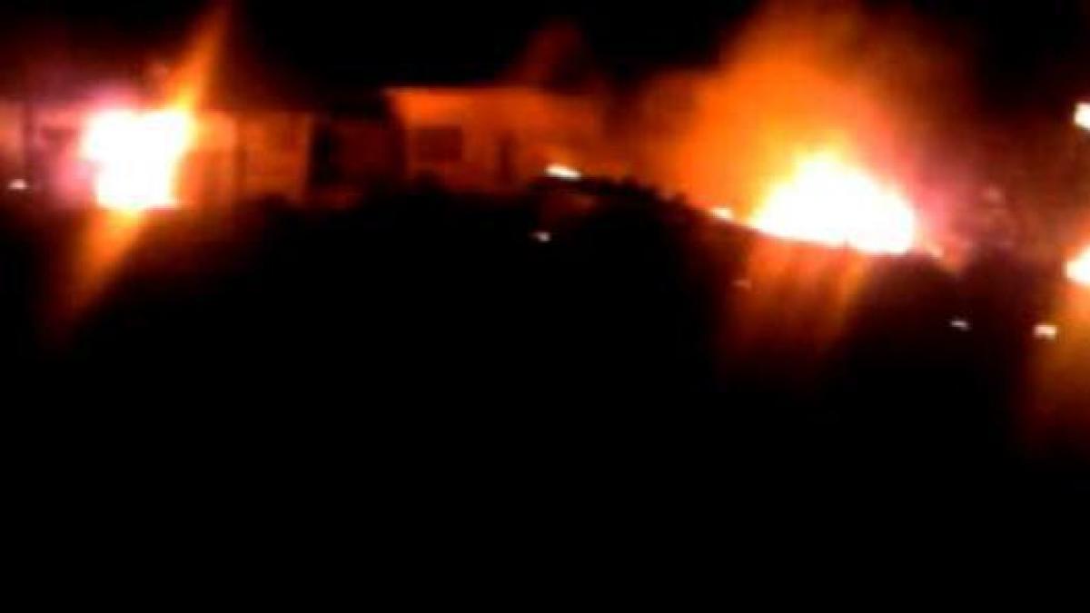 Noi imagini cu vila lui Osama bin Laden în flăcări