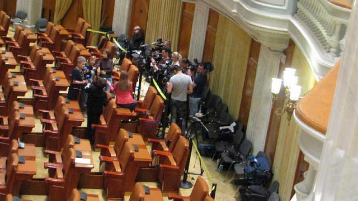 Pedeliştii au pustiit Parlamentul